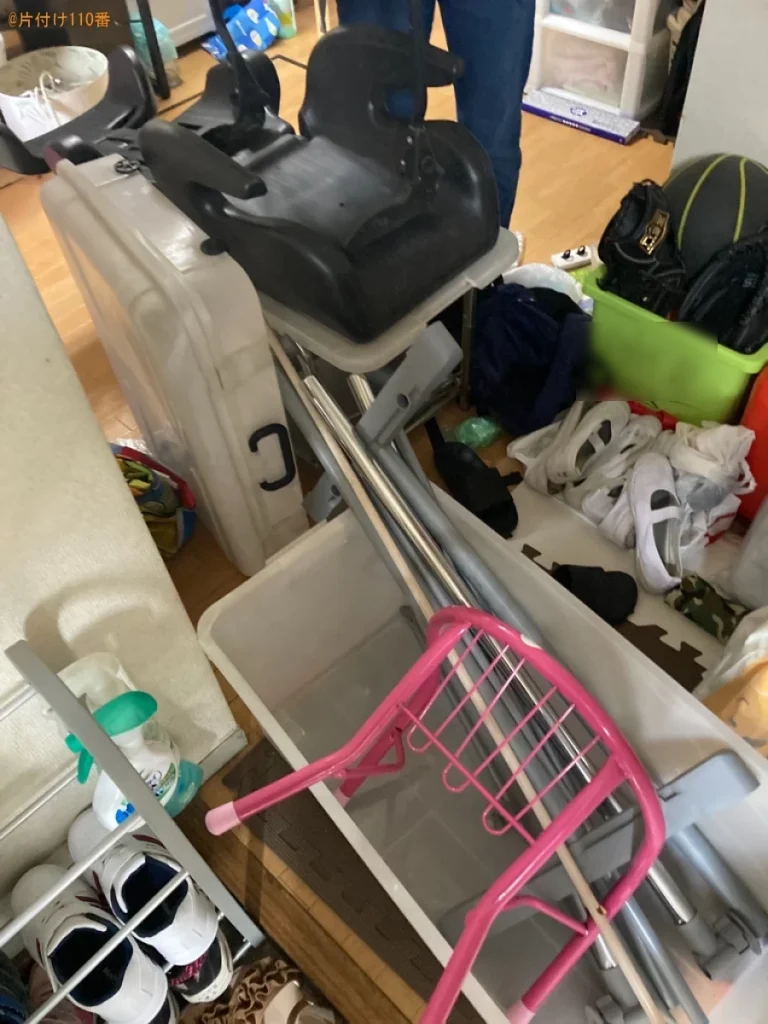【北九州市】収納ケース、子供の椅子、ハンガーラック等の回収・処分
