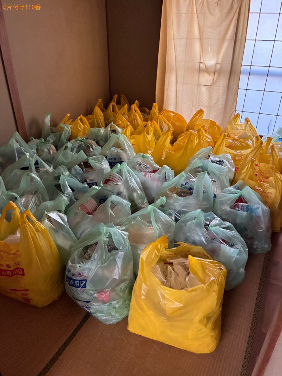 ポリタンク、調理器具、ゴミ箱、蛍光灯、スコップ、一般ごみ等の回収