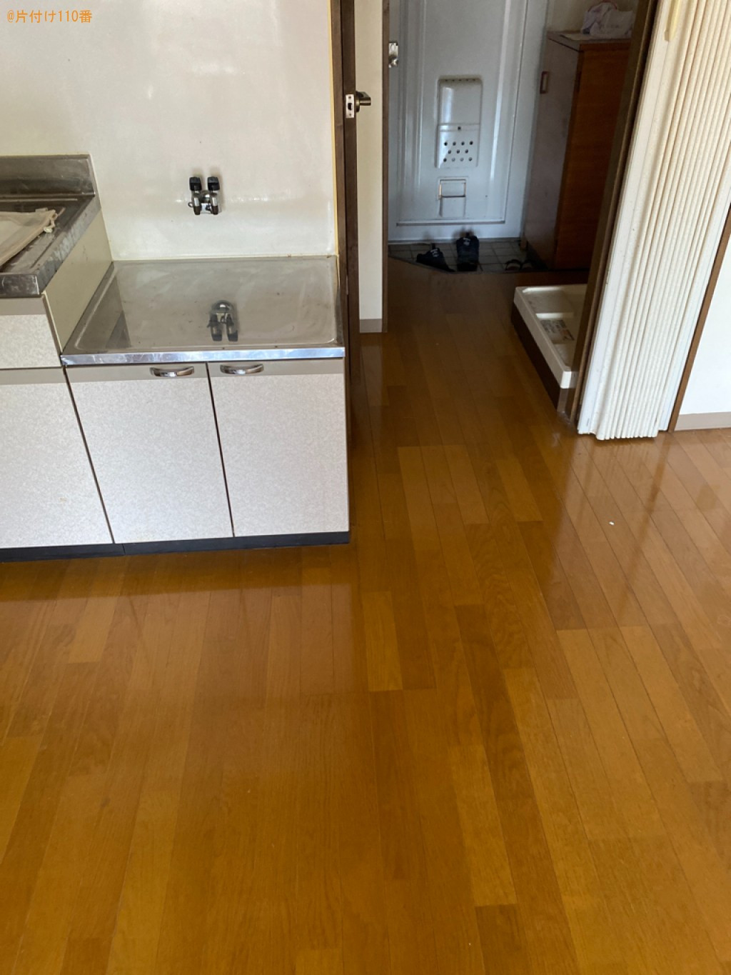 マットレス付きシングルベッド、冷蔵庫、洗濯機、ラック等の回収