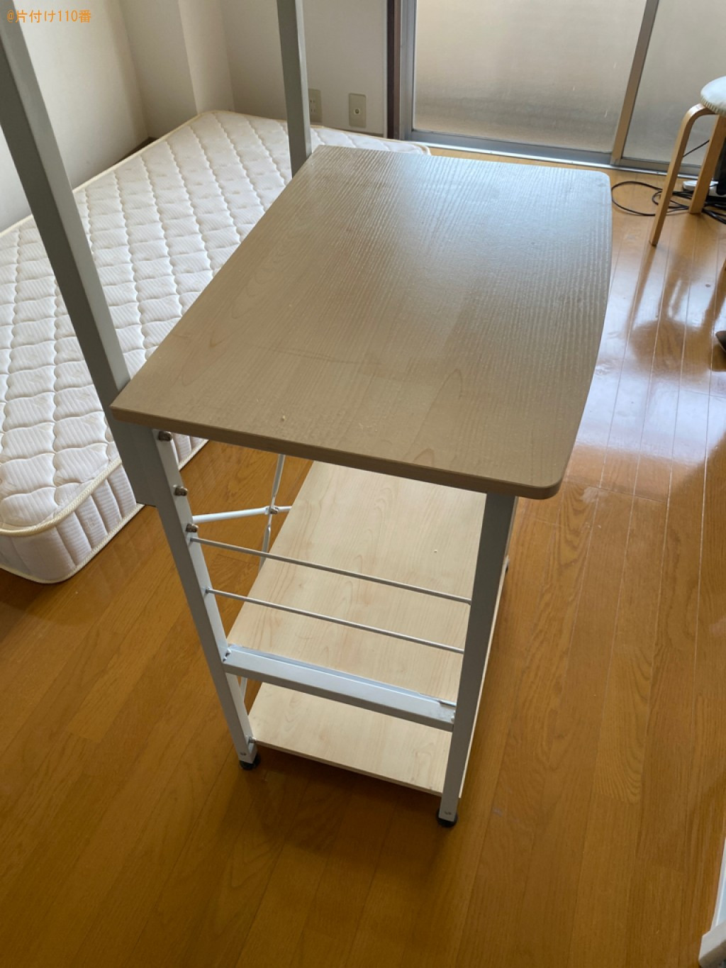 マットレス付きシングルベッド、冷蔵庫、洗濯機、ラック等の回収