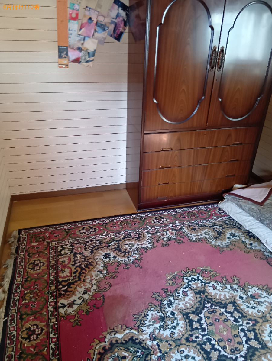 マットレス付きシングルベッド、タンス、冷蔵庫、食器棚等の回収