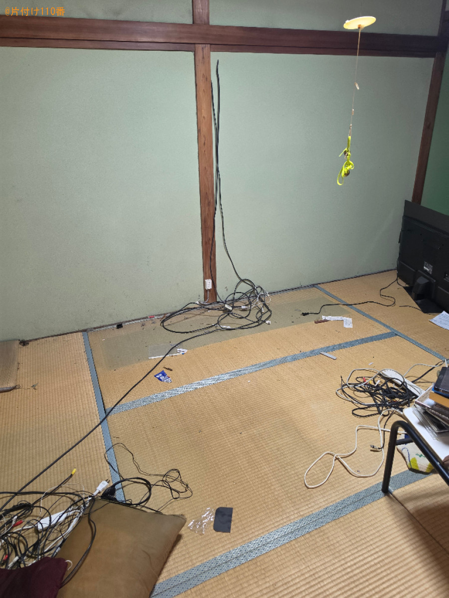 【北九州市八幡東区】婚礼タンス、食器棚、テレビ台、椅子等の回収